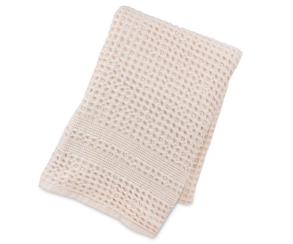 Lightweight quick-drying natural waffle bath towel for bathroom and spa Lightweight quick-drying natural waffle bath towel for bathroom and spa