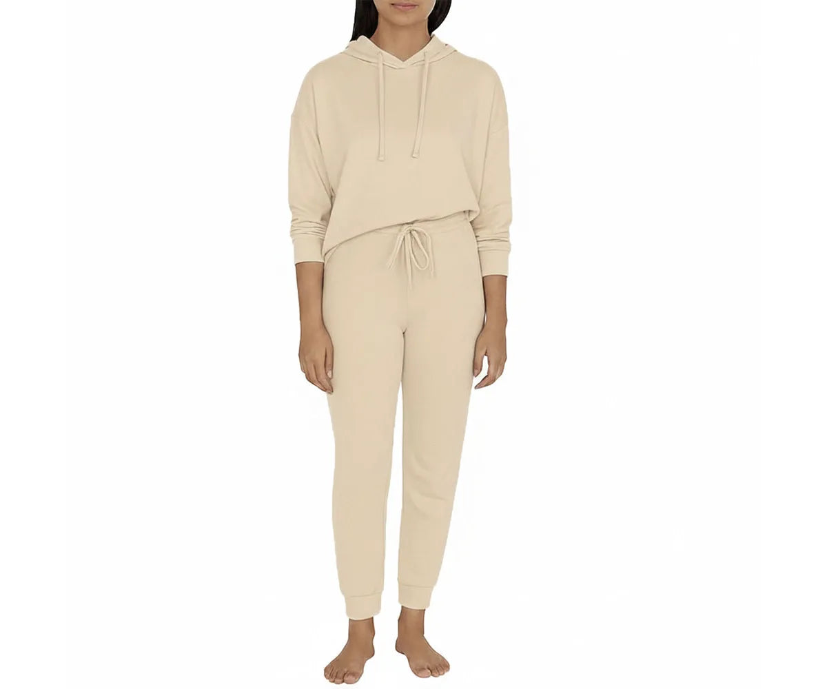 Soft cotton women’s sweatsuit ideal for gym, lounging, or running errands in relaxed athletic style. Soft cotton women’s sweatsuit ideal for gym, lounging, or running errands in relaxed athletic style.