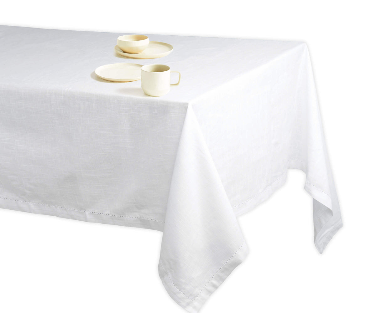 Adorn tables in white, embody Thanksgiving themes, and radiate wedding elegance with our diverse tablecloth range. Adorn tables in white, embody Thanksgiving themes, and radiate wedding elegance with our diverse tablecloth range.