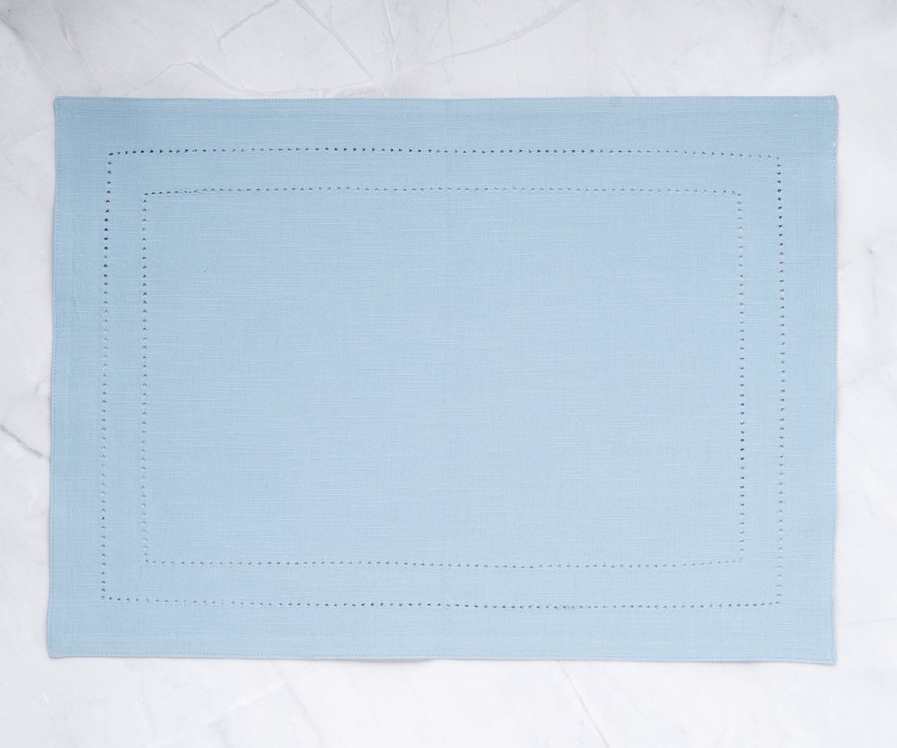 Enhance your table with stylish blue pattern placemats, featuring trendy buffalo plaid design for a chic and practical dining upgrade. Enhance your table with stylish blue pattern placemats, featuring trendy buffalo plaid design for a chic and practical dining upgrade.