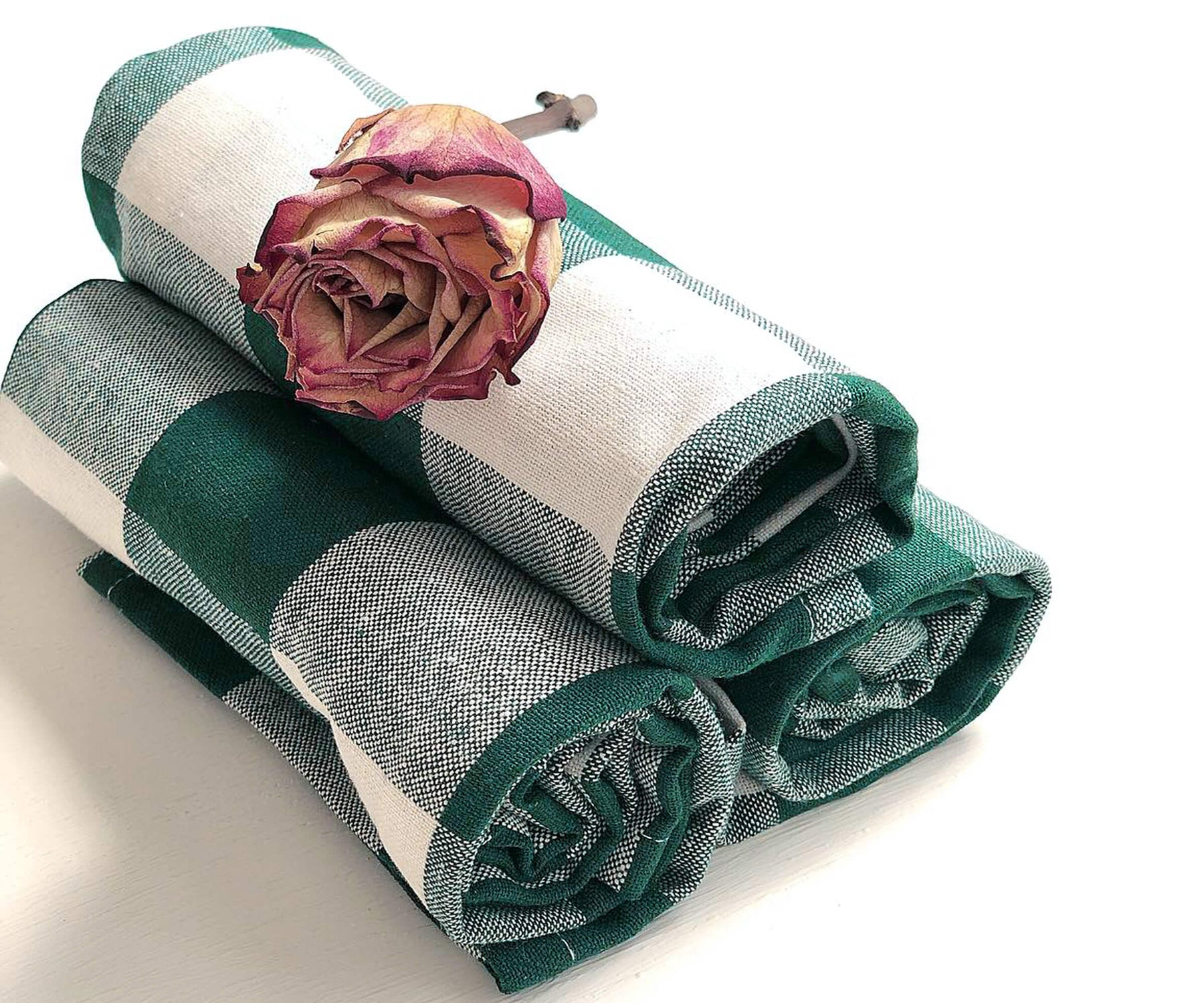 Green tea towels are a classic kitchen essential that can be used for drying dishes, wiping counters, or even as a potholder. Green tea towels are a classic kitchen essential that can be used for drying dishes, wiping counters, or even as a potholder.