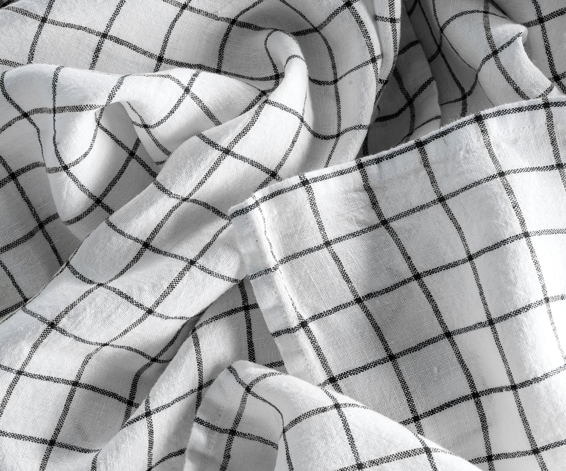 Transform your outdoor dining with a red and white checkered tablecloth. Don't miss our holiday-special tablecloths too! Transform your outdoor dining with a red and white checkered tablecloth. Don't miss our holiday-special tablecloths too!