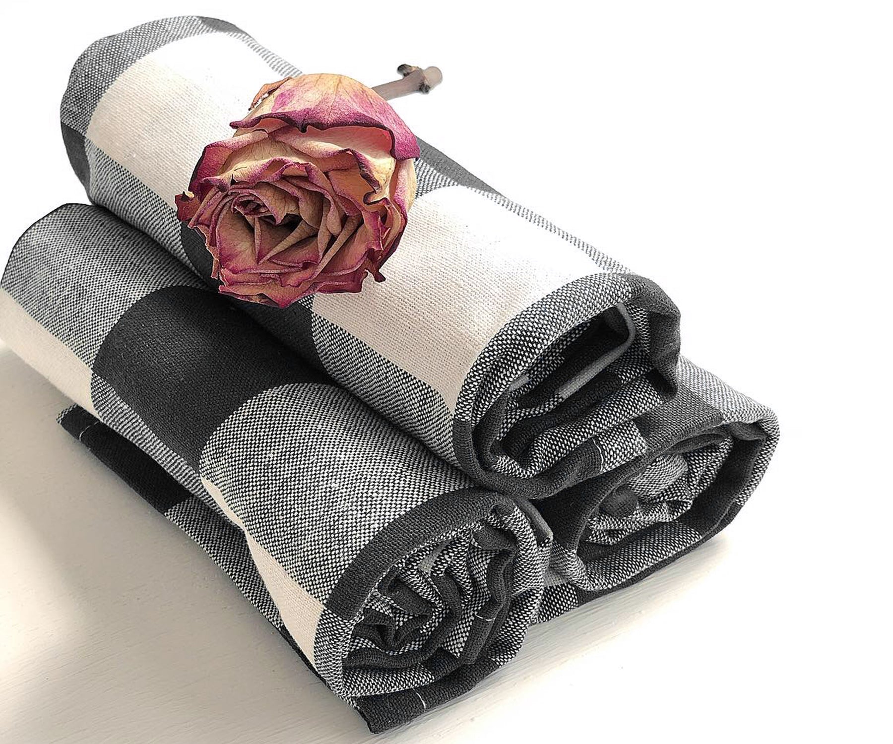 Grey towels are absorbent and durable, making them perfect for drying dishes and cleaning up spills. Grey towels are absorbent and durable, making them perfect for drying dishes and cleaning up spills.