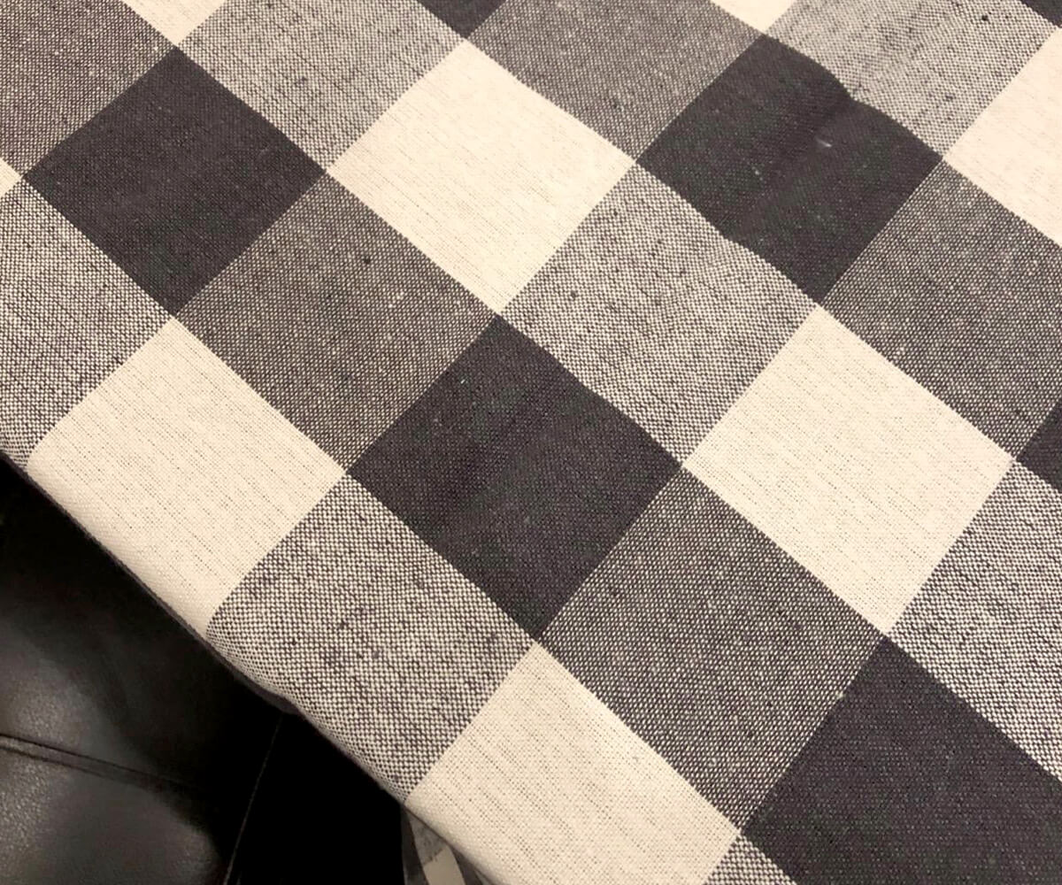 Bulk purchases of tablecloths streamline the planning process, ensuring you have enough coverings for every table. Bulk purchases of tablecloths streamline the planning process, ensuring you have enough coverings for every table.