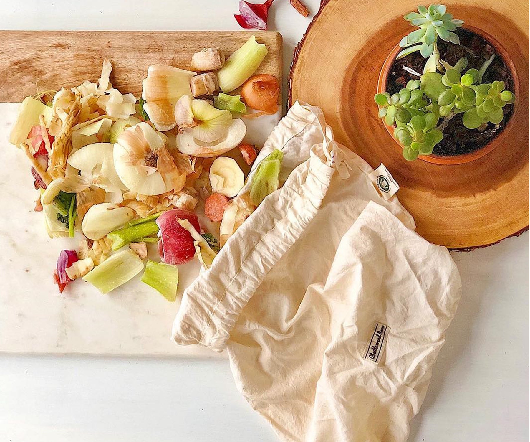 Cloth shopping bag: Cloth shopping bag: "Eco-friendly cloth for your shopping needs."