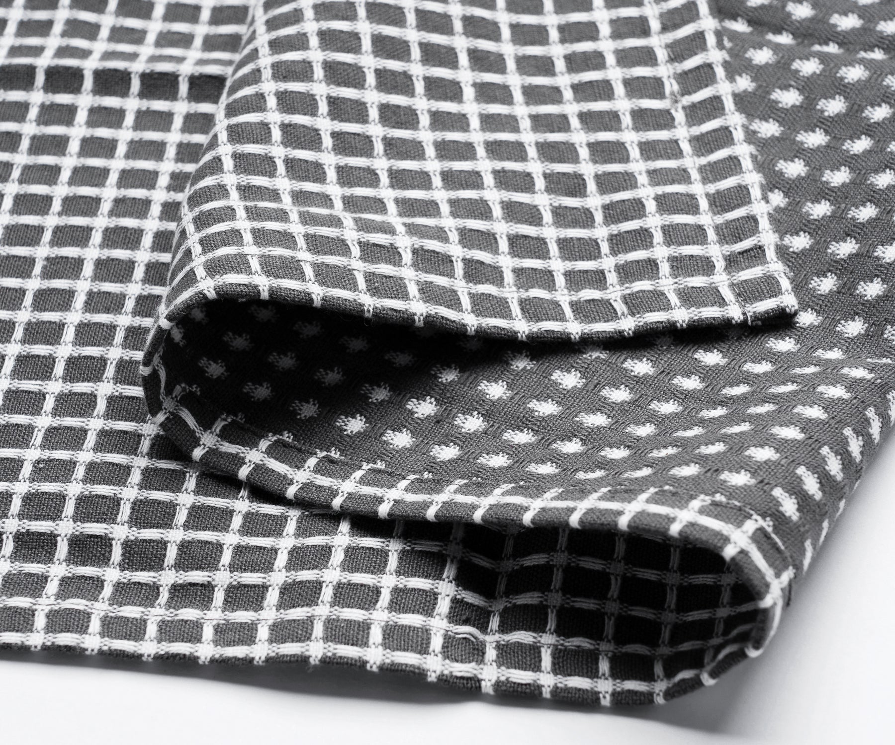 Elevate your cooking experience and add a touch of elegance to your kitchen with our gray linen tea towels.  Elevate your cooking experience and add a touch of elegance to your kitchen with our gray linen tea towels.