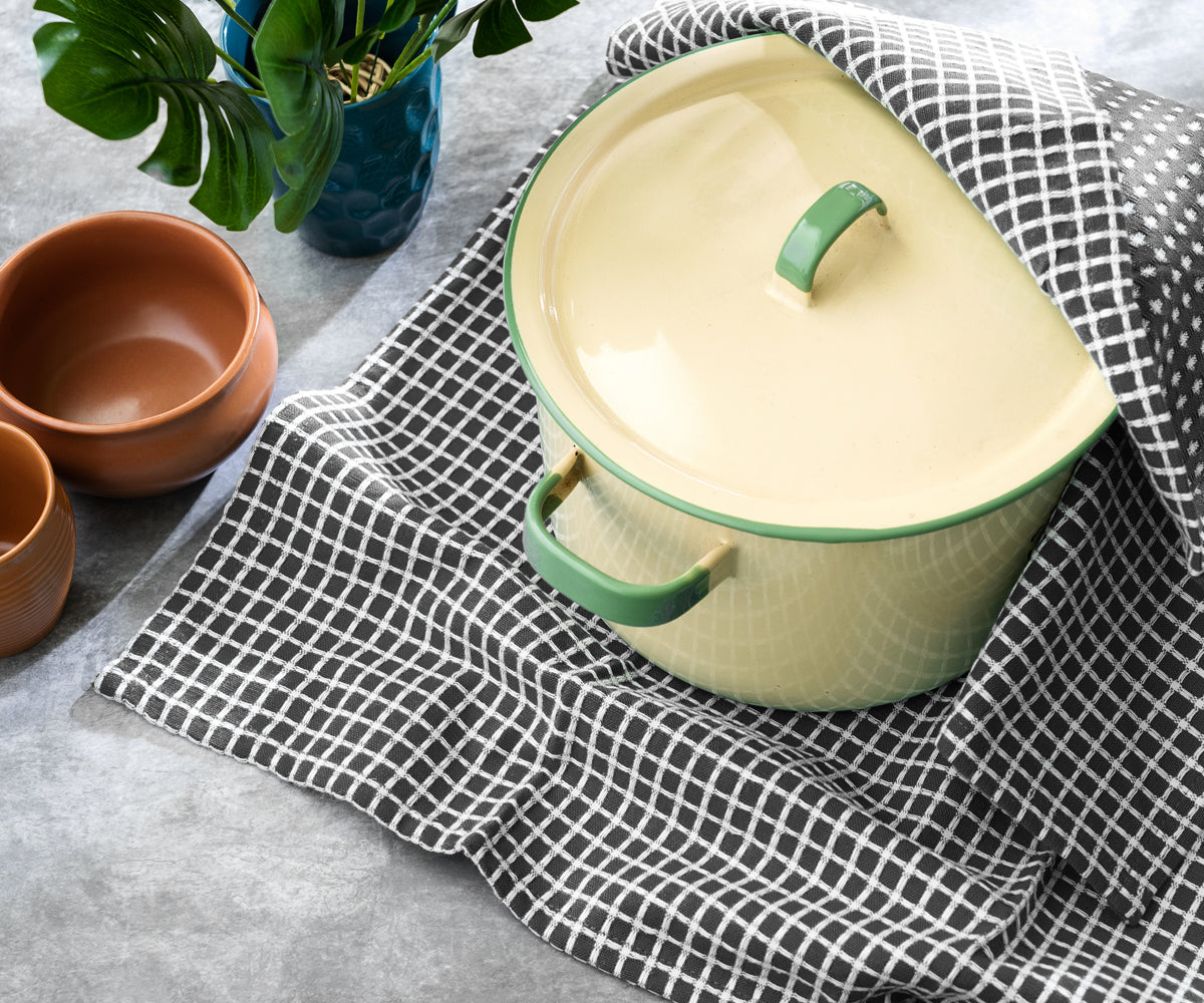 Enhance your kitchen decor and bring a sense of charm to your home with our beautifully designed Navy kitchen towels and dishcloths sets.  Enhance your kitchen decor and bring a sense of charm to your home with our beautifully designed Navy kitchen towels and dishcloths sets.