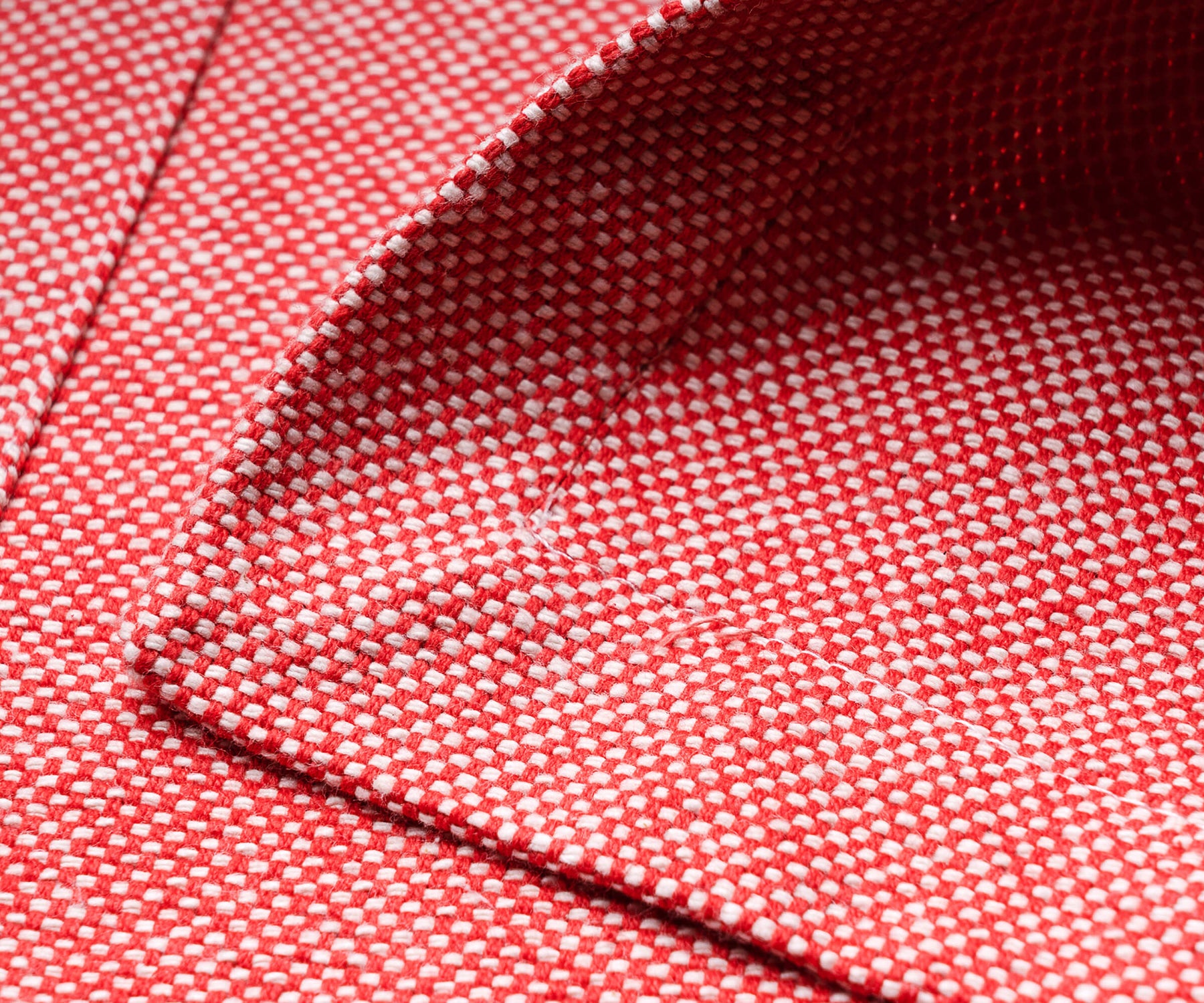 Protect and adorn your dining table with red fabric placemats, adding a touch of elegance to your mealtimes. Protect and adorn your dining table with red fabric placemats, adding a touch of elegance to your mealtimes.