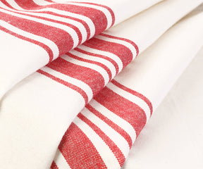 Round outdoor tablecloth with red and white stripes