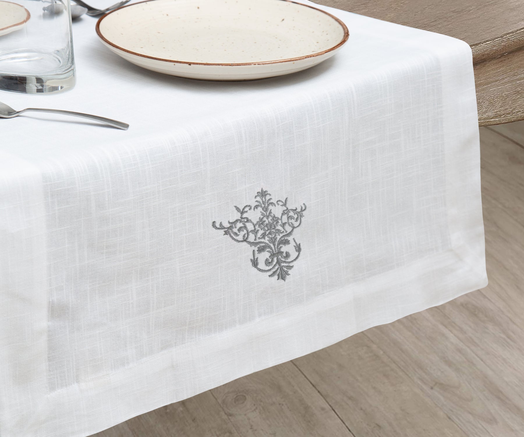 white cloth table runners are perfect table linens, gray table runner are used for easter table runner.