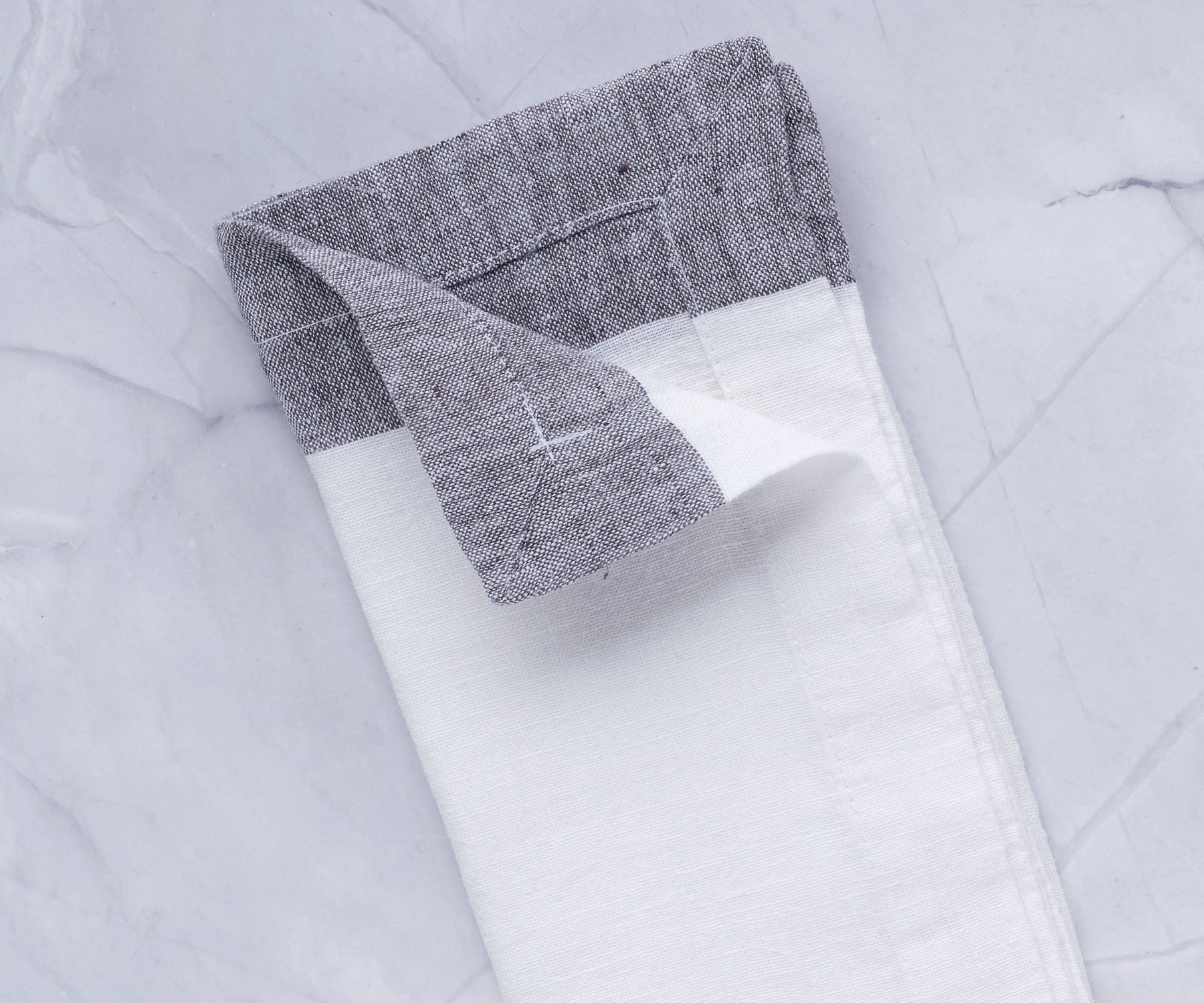 Eco-friendly cotton dinner cloth napkins in bright colors Eco-friendly cotton dinner cloth napkins in bright colors
