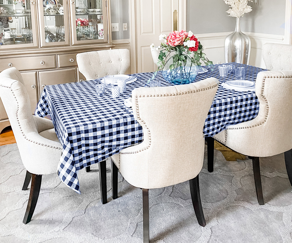 size of tablecloth for a six foot table