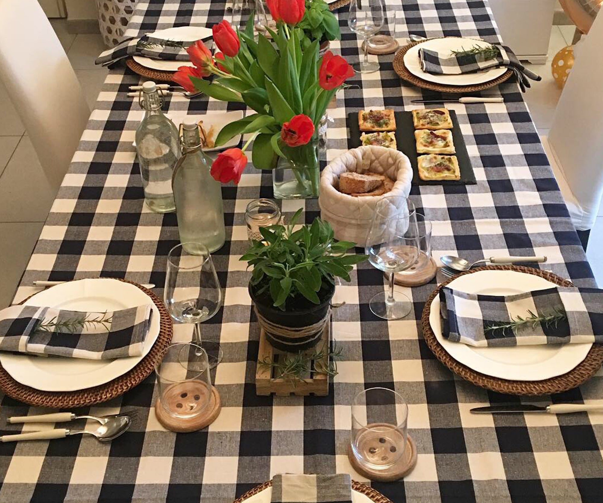 Table Setting and Decoration Tips For a Memorable Dining
