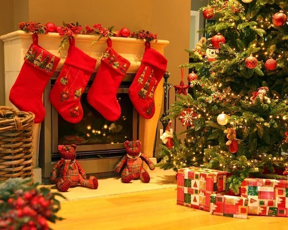 How Can You Create a Beautiful Vintage Christmas Table?