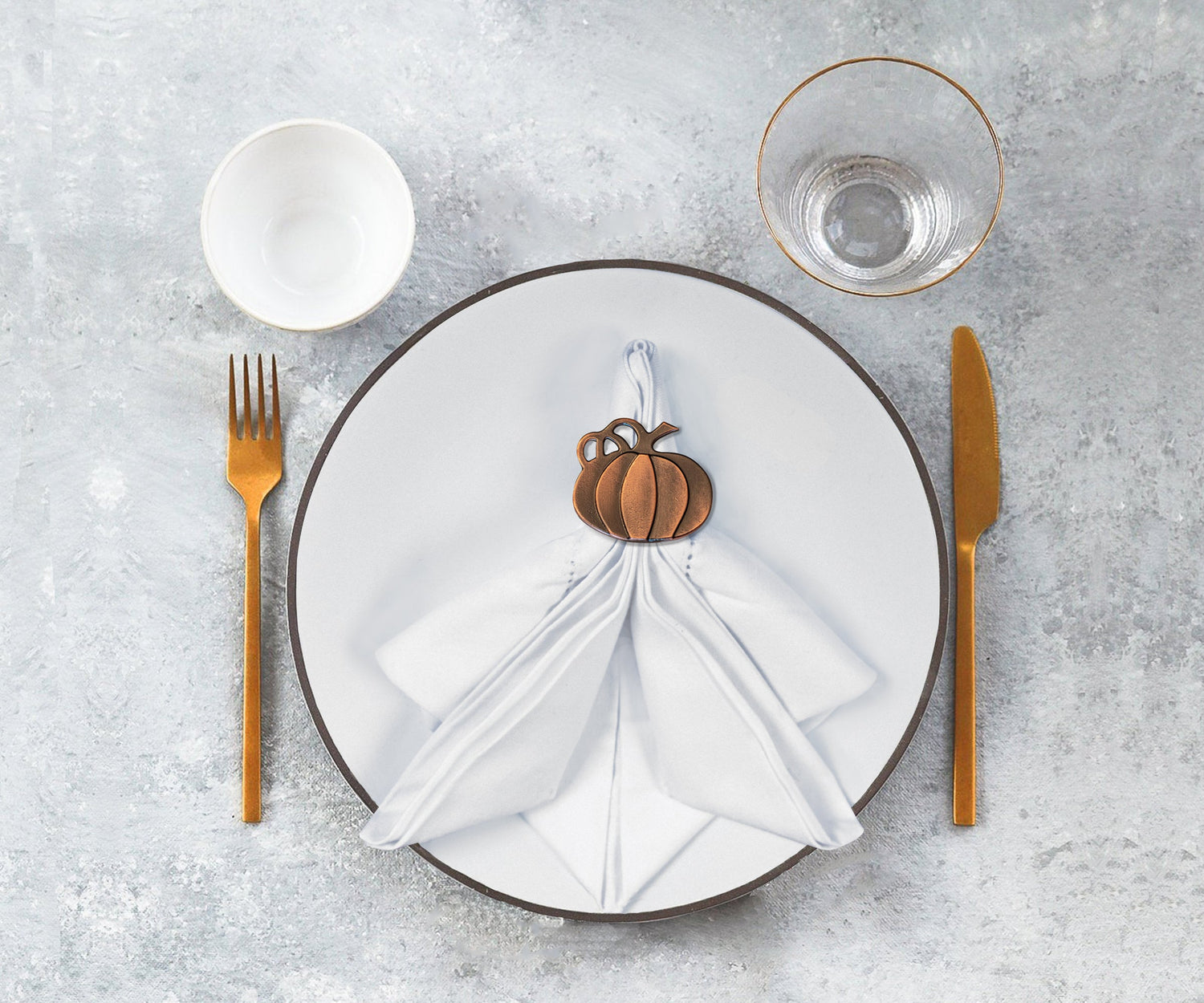 https://www.allcottonandlinen.com/cdn/shop/articles/Dinner-napkins-haloween1.jpg?v=1688813207&width=1500