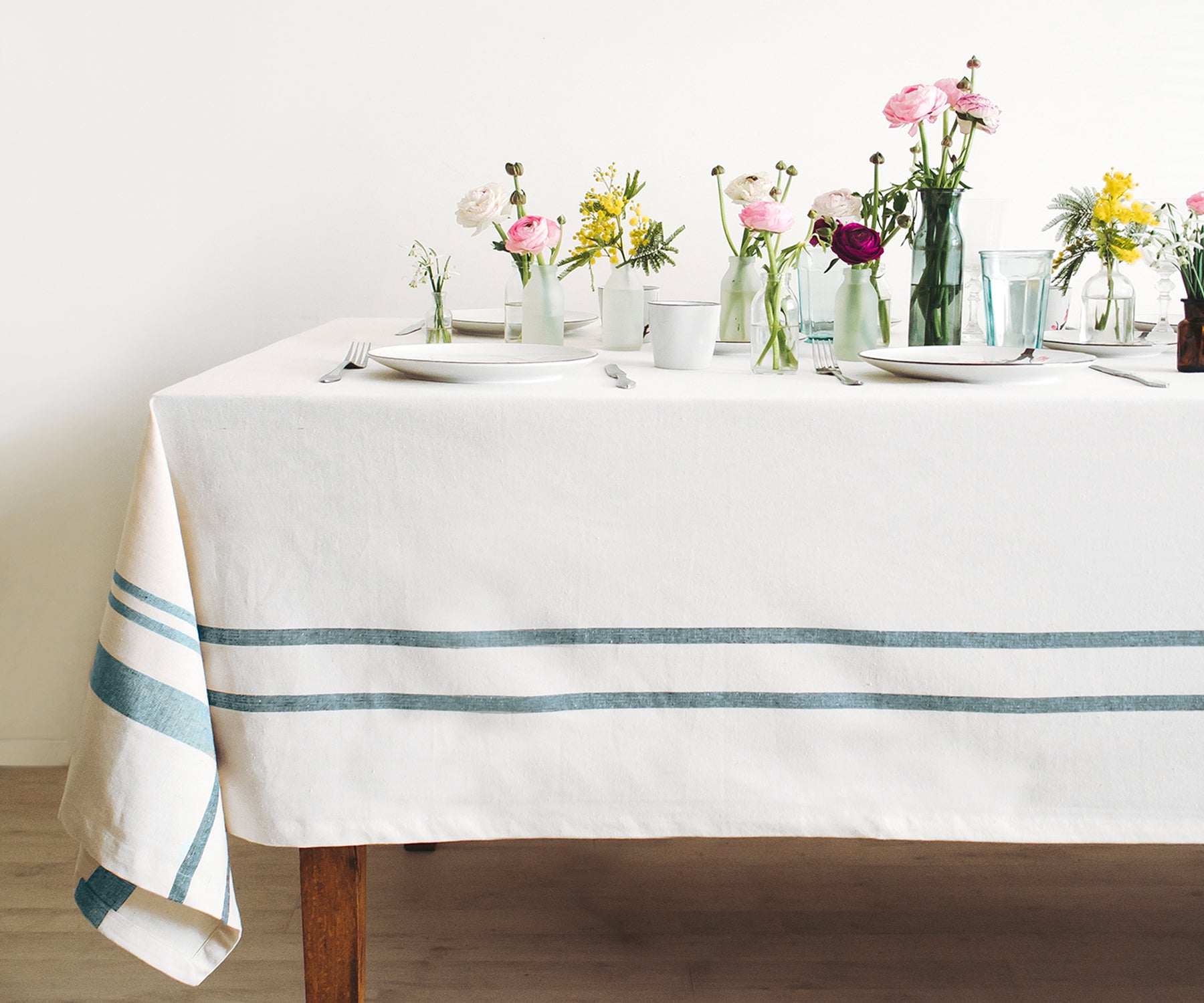 Striped Tablecloths, Green Tabellcoths, Tabelcloths for everyday use ,Simple 11 ways to make a tablecloth part of your everyday routine
