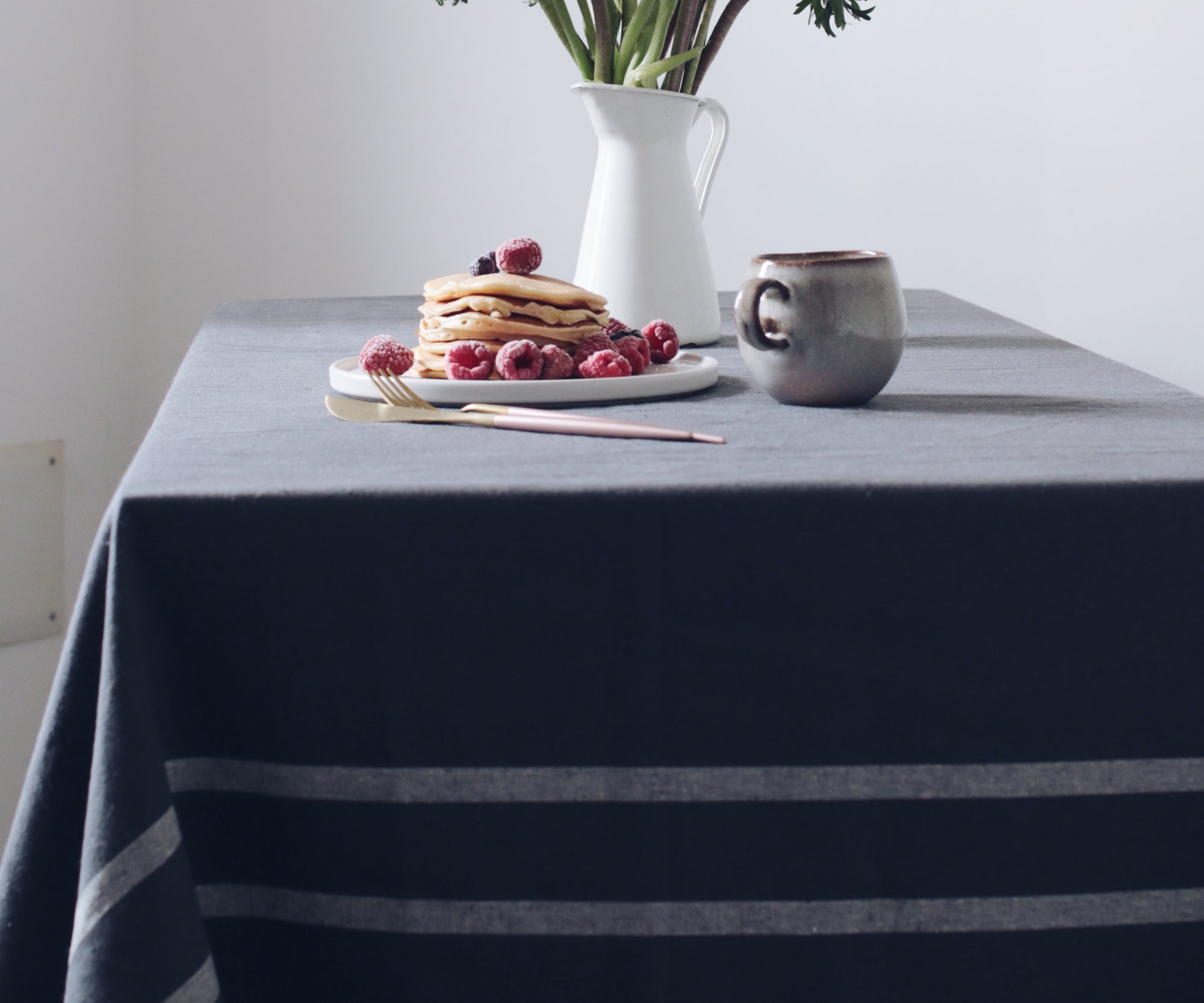 10 Clever Ideas to Upcycle Old Tablecloths