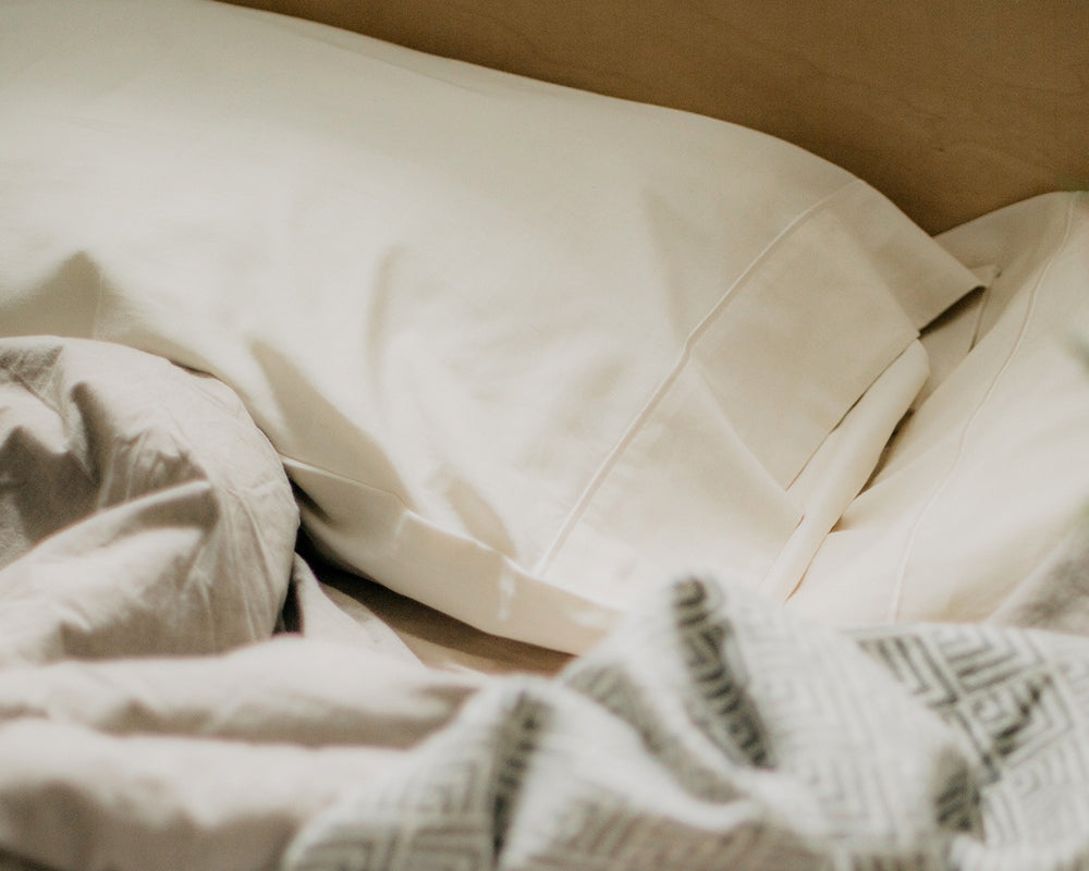 What Order Do Sheets/Pillowcases Go On? How to Arrange Them
