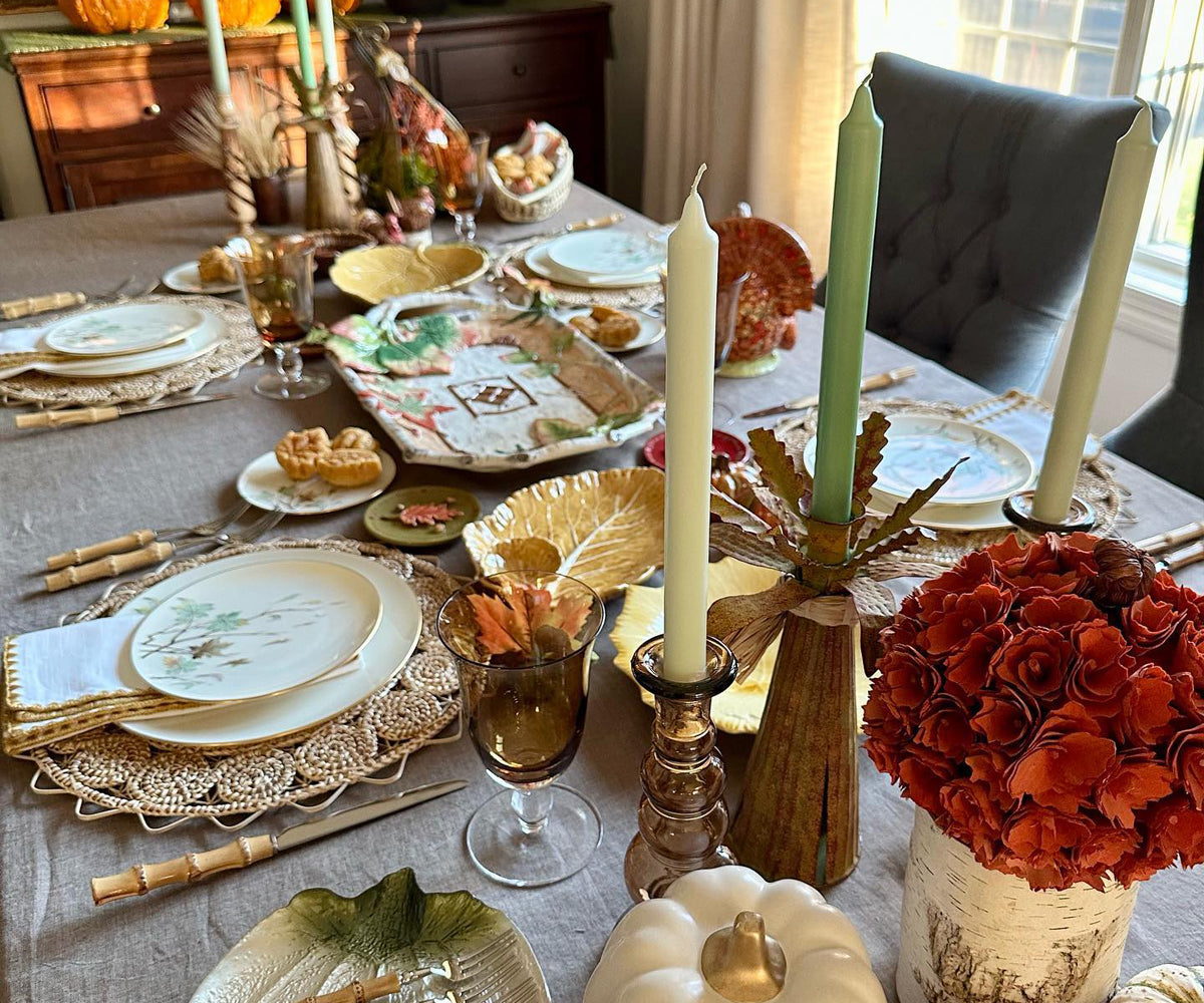 How to Keep the Holidays Decor with Linen Table Setting
