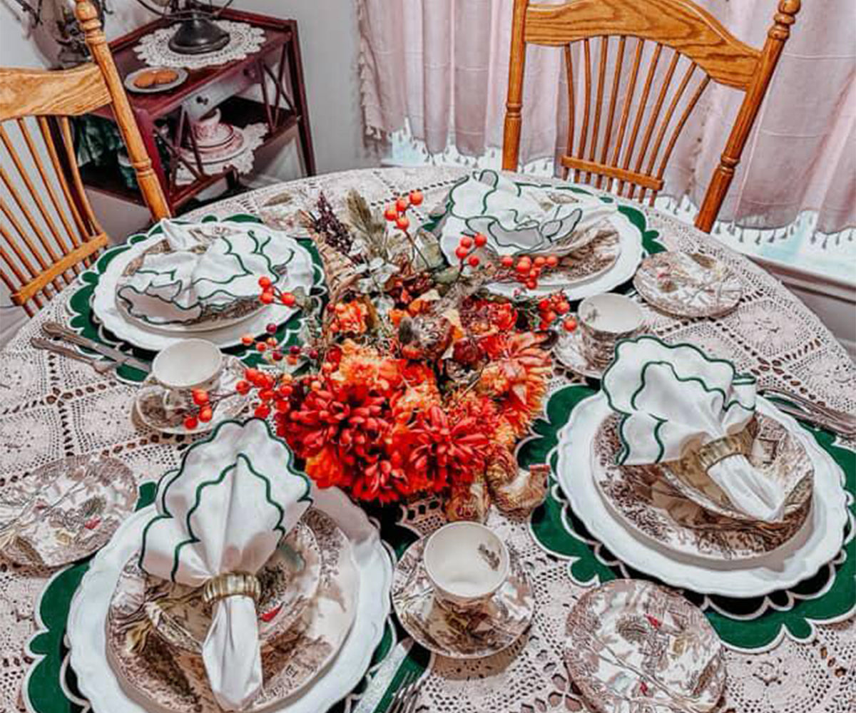 Round vs. Rectangular: The Ultimate Guide to Choosing and Styling Placemats