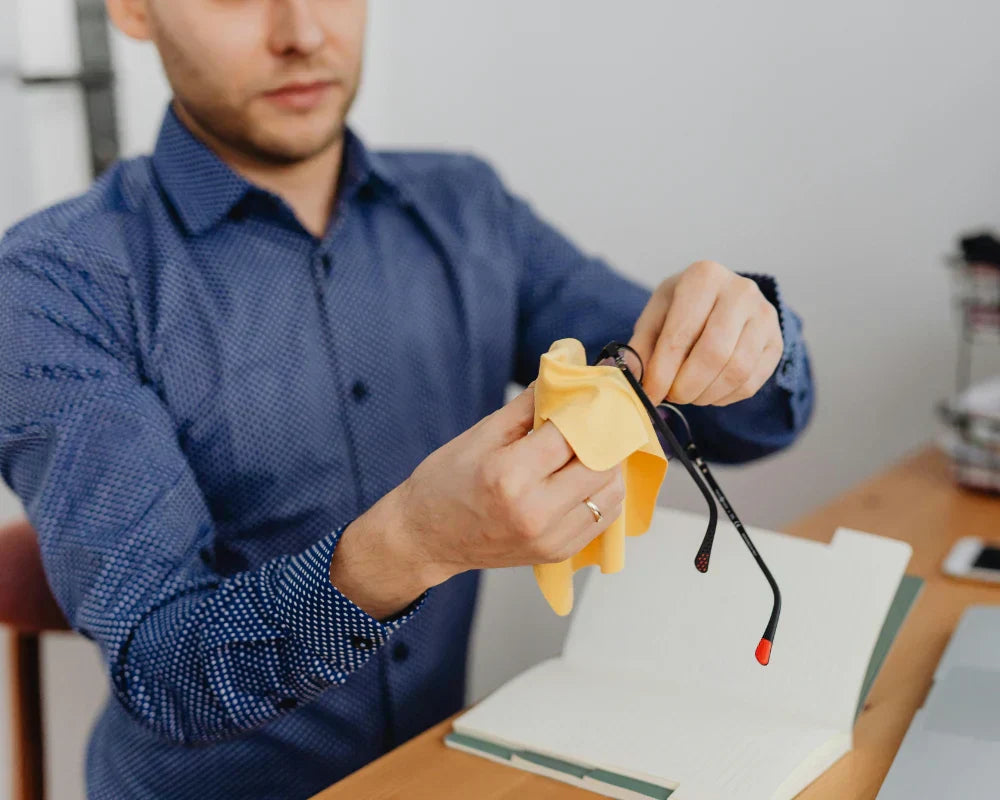 What’s the Best Cloth Material to Use for Cleaning Your Eyewear?