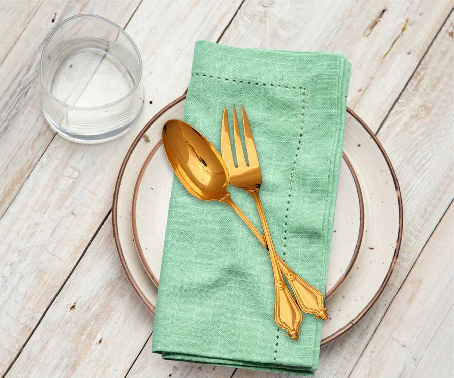 what colours look good with sage green
