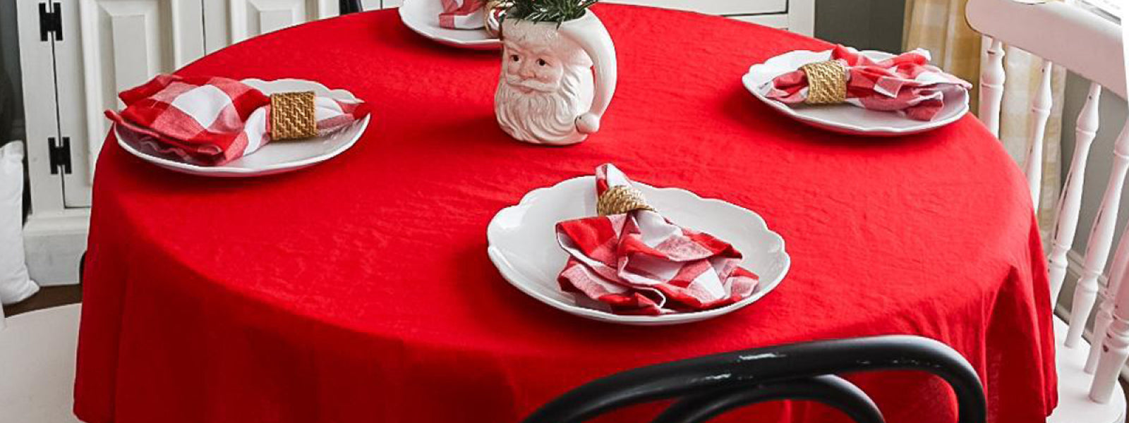 Red colour Round tablecloth