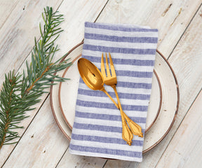 Classic white napkins, crafted from pure linen for a timeless and refined look.