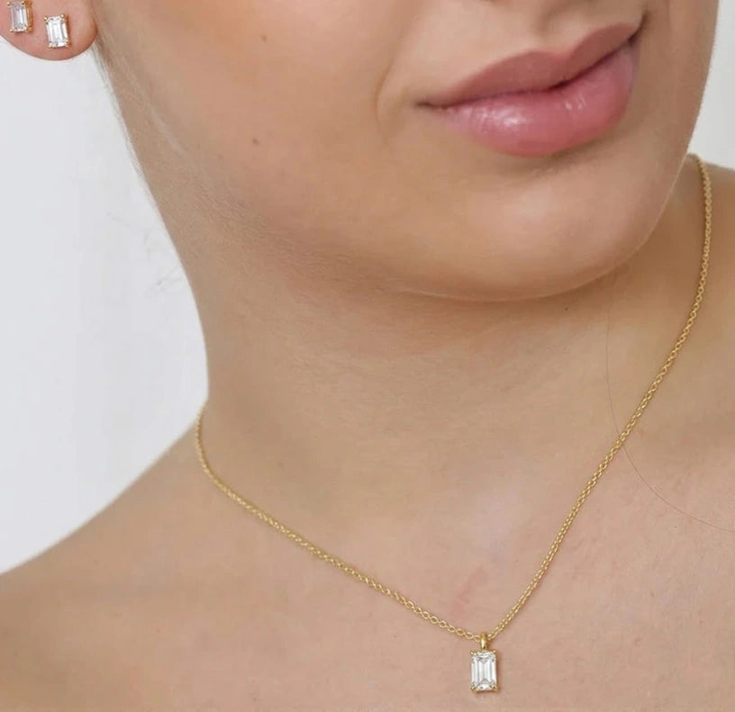 april birthstone necklace diamond gold pendant for women
dainty minimalist jewelry gift for her