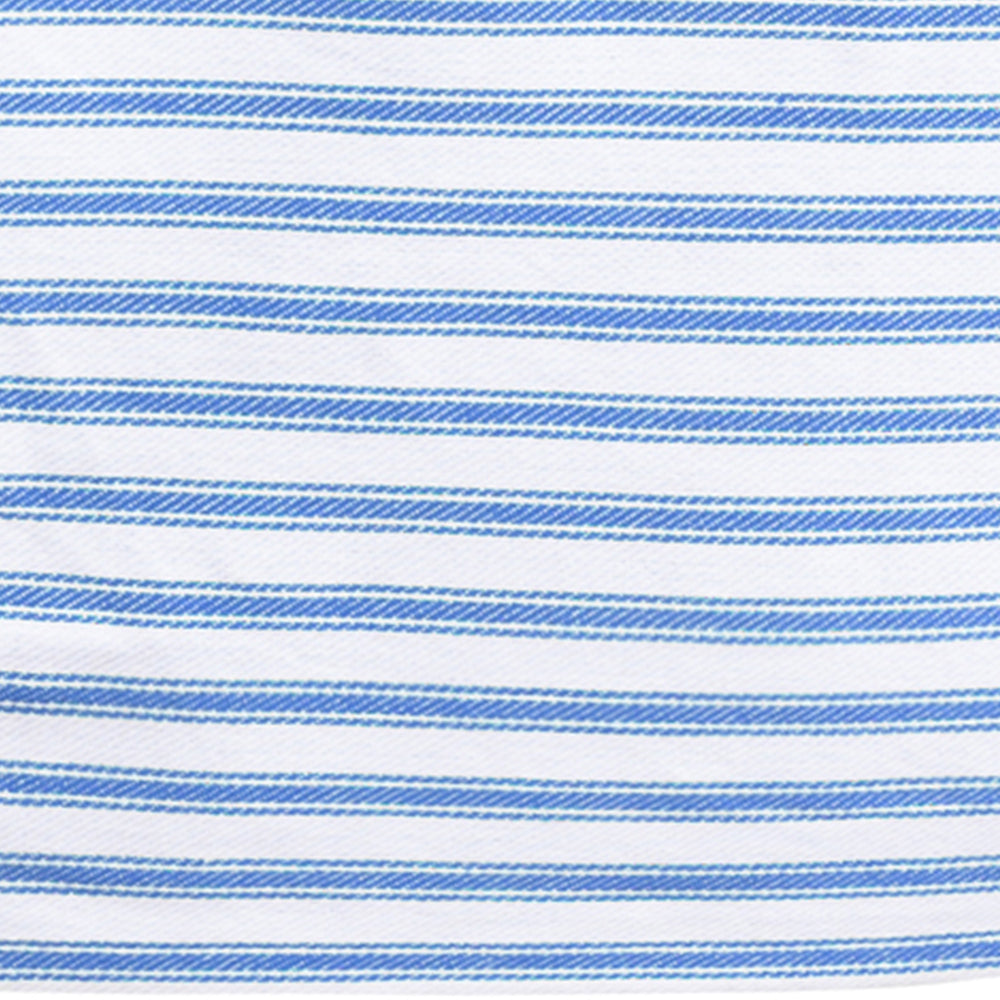 Pattern of blue and white horizontal stripes on a white background