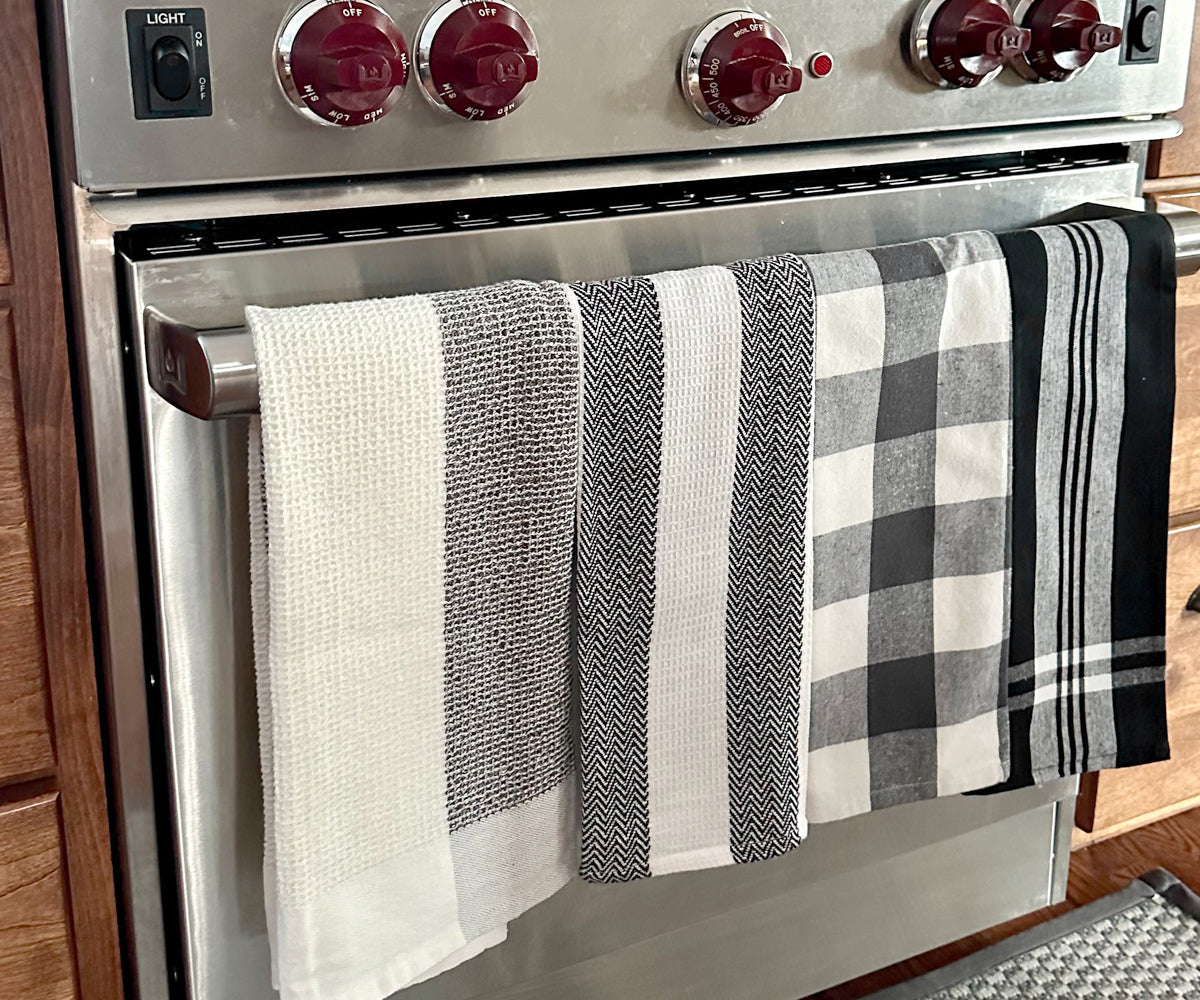 Treat yourself to the luxury of premium waffle linen tea towels and enjoy the convenience of having reliable, stylish towels at your fingertips. 