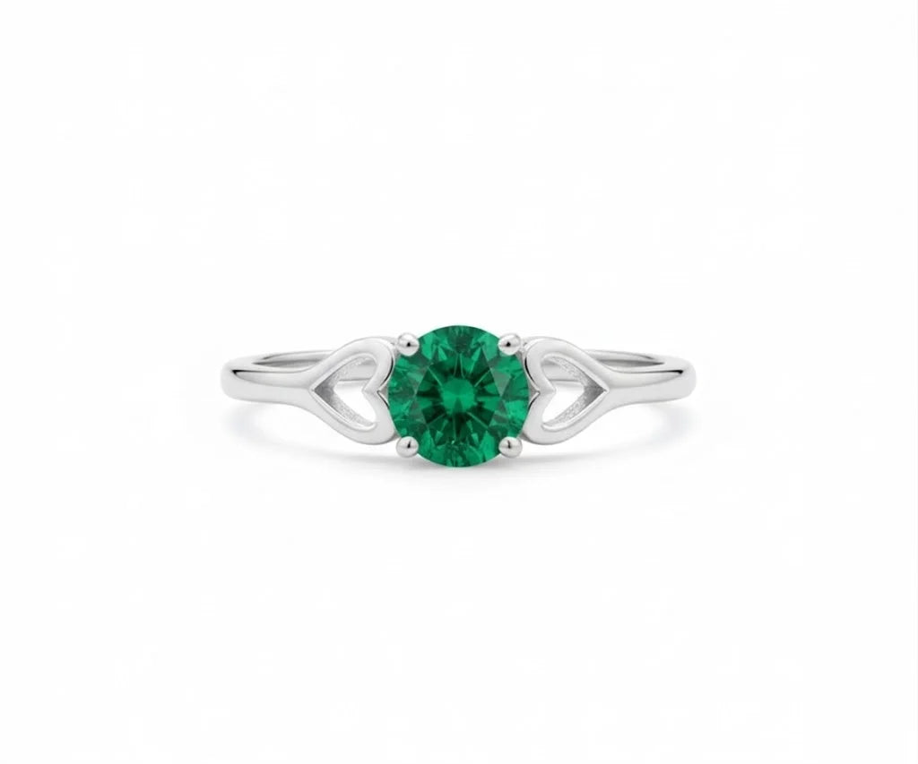 stylish emerald green ring for special occasions