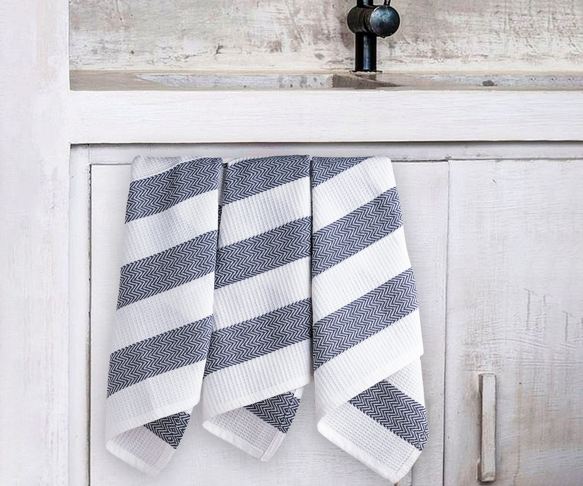 Striped towels, luxurious essentials for your bathroom.
