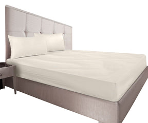 Organic cotton fitted sheet made from natural and eco-friendly cotton, providing a soft and breathable surface for a healthy sleep.