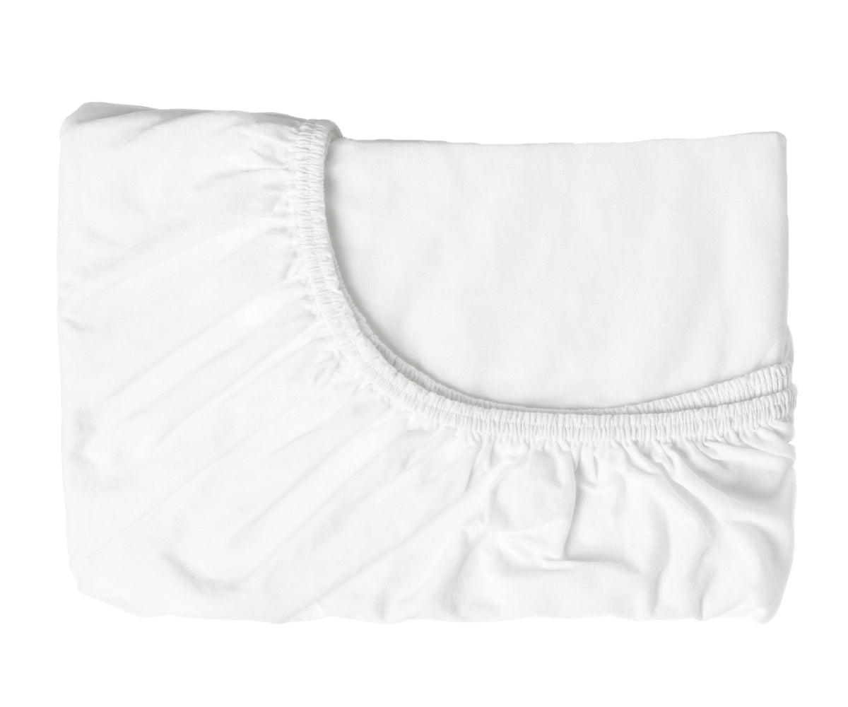 Detail of the cotton fitted sheet's ruffled edge