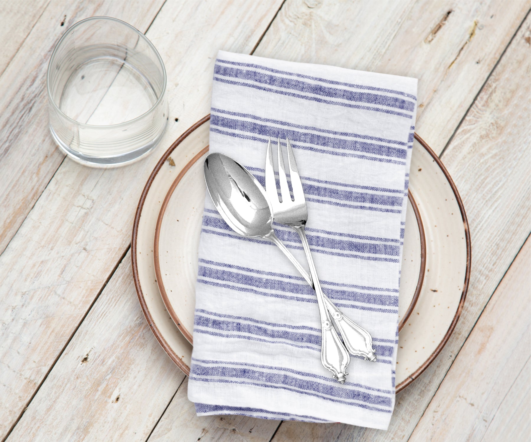 Elegant linen cloth napkins available in bulk quantities.