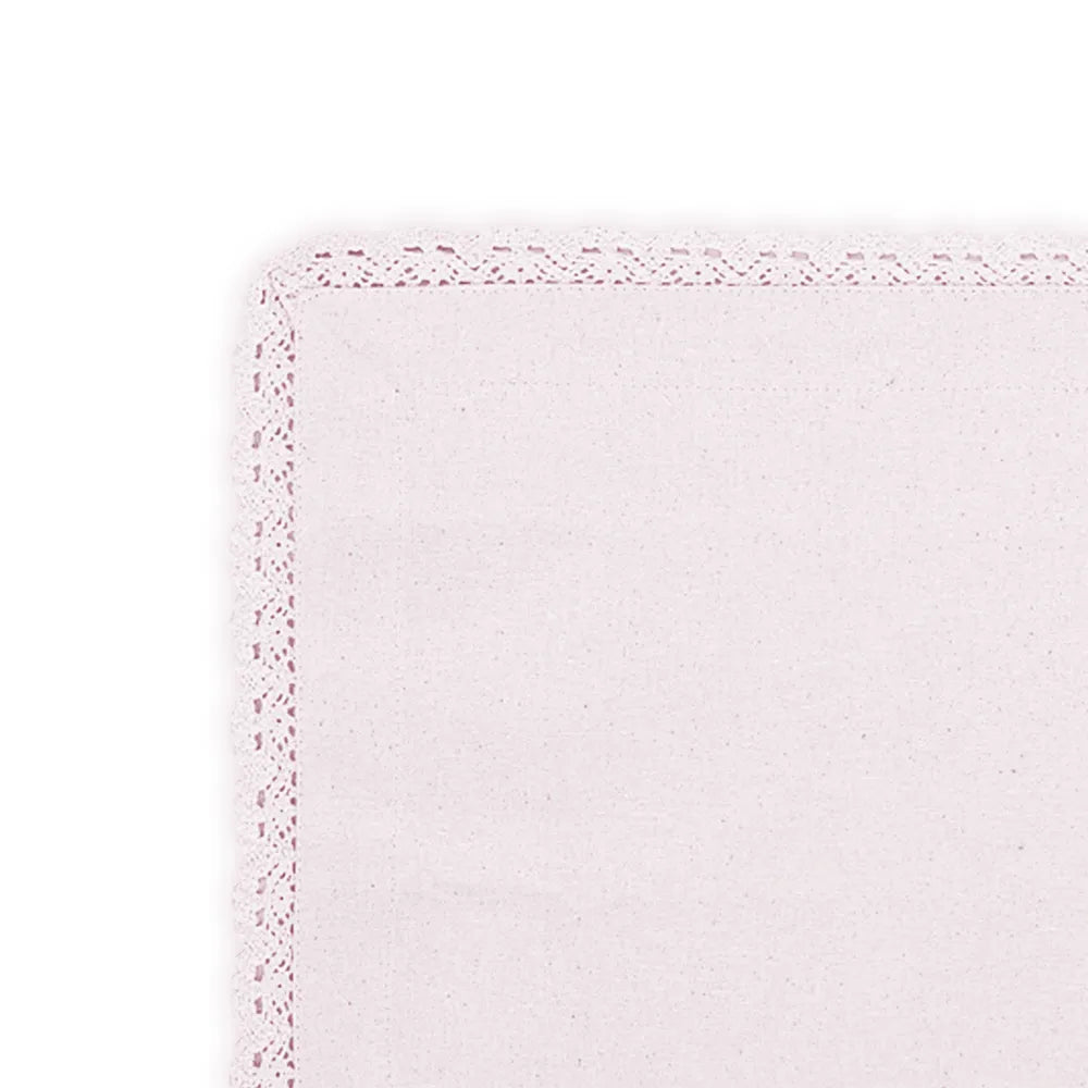 Lavender cloth napkins with lace trim for wedding table décor
