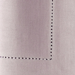 Lilac linen napkin crafted from 100% linen – ideal for weddings, spring dining, and festive gatherings.