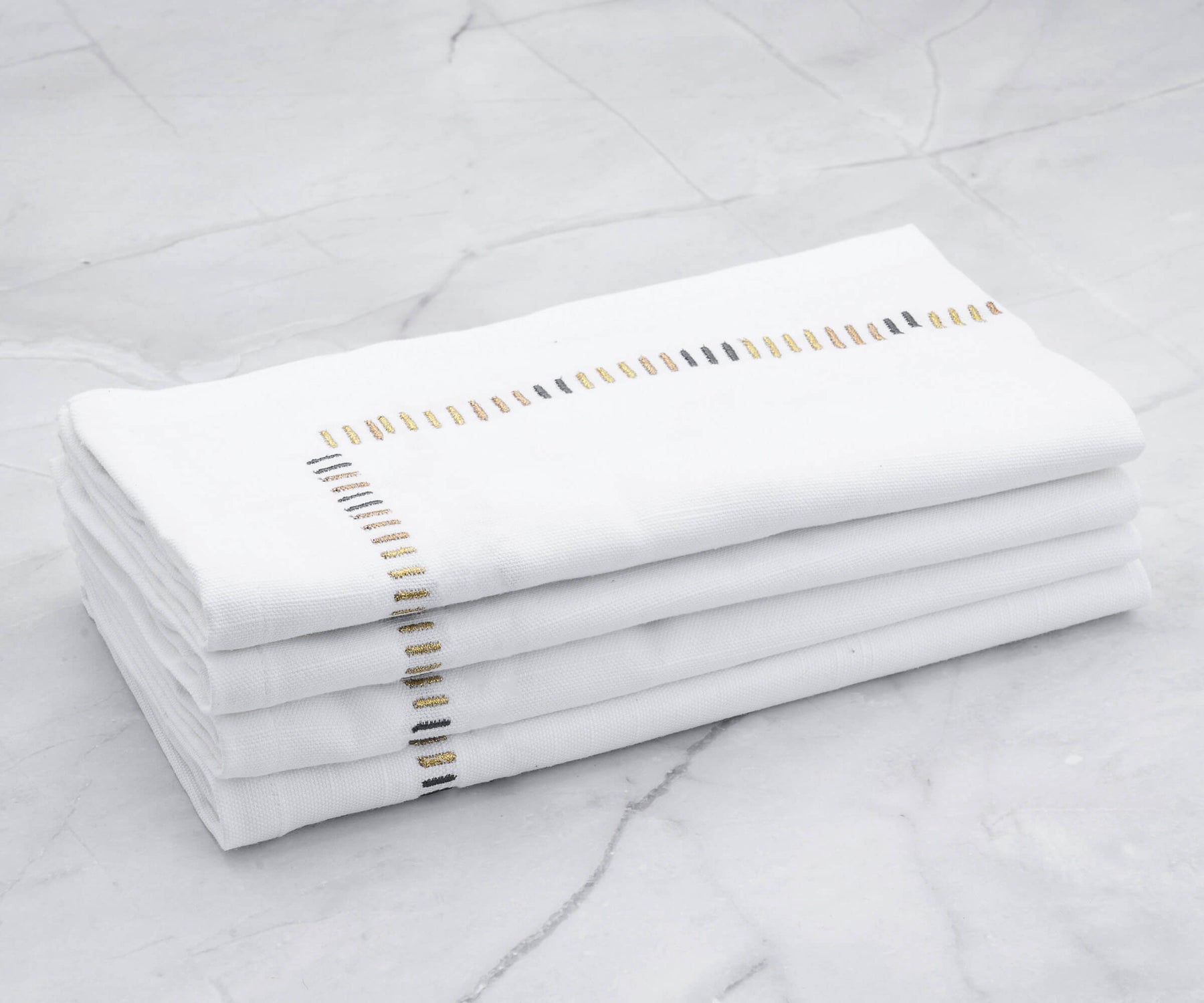 Cloth napkins bulk options for convenient table arrangements.