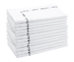 Timeless white cotton napkins for a classic and clean look 
