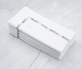 Bulk dinner napkins, perfect for large gatherings and events.