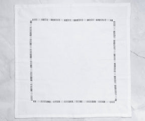 Soft and absorbent cotton napkins for daily use.