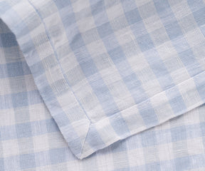 Plaid napkins in various shades, a stylish choice for both casual and formal occasions, elevate your table decor.