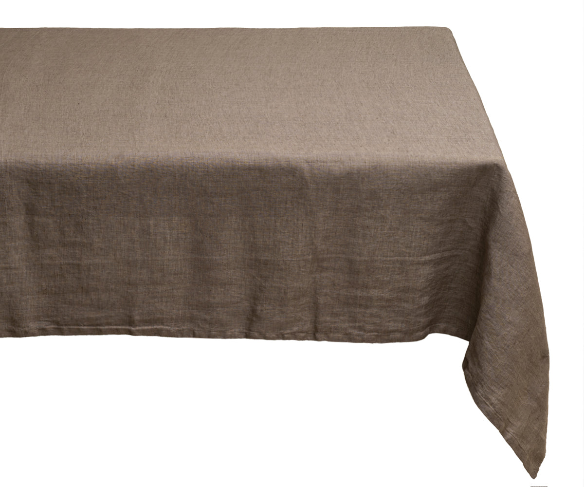 Beige tablecloth for a neutral and warm table setting.