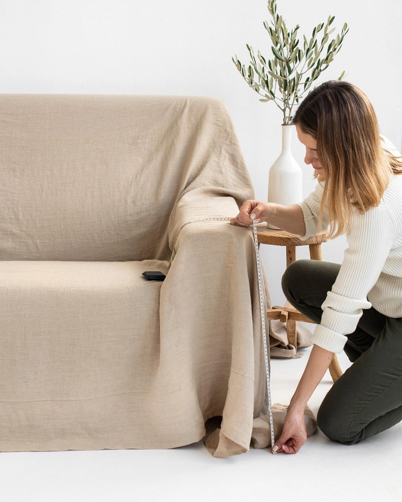 Natural Linen Couch Protector 100% Linen Sofa Cover for Everyday Use
Breathable washable slipcover designed to protect furniture while adding a soft, natural look.
