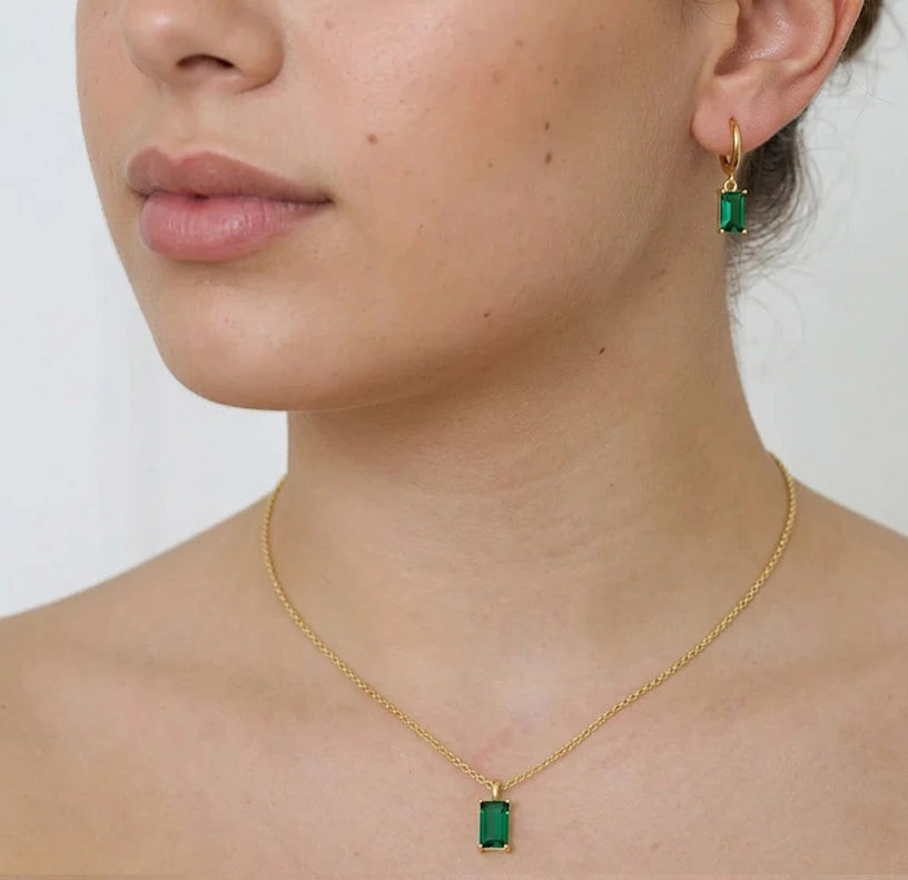 may birthstone necklace emerald gold pendant for women
dainty green gemstone jewelry gift for her
