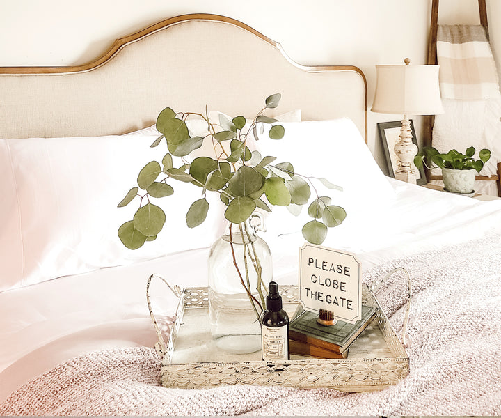 Full size cotton fitted sheets offer a perfect fit and luxurious comfort for any bed.