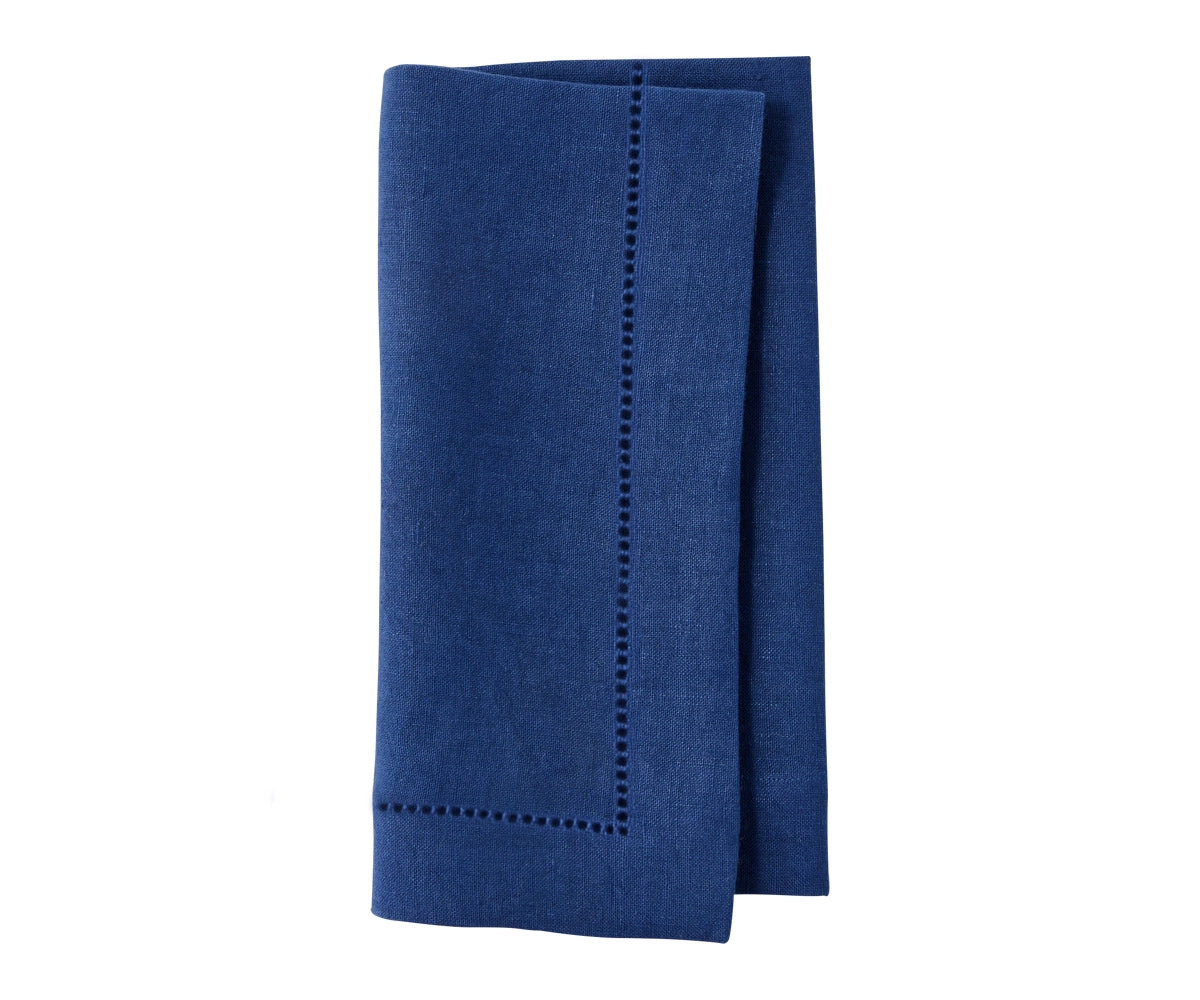 Navy blue linen napkin made from 100% linen – ideal for weddings, dinners, and holiday gatherings.