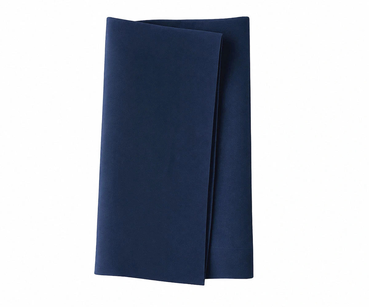 Navy blue dinner napkins made from durable cotton fabric, ideal for upscale restaurants, banquet halls, wedding receptions, and sophisticated table settings
