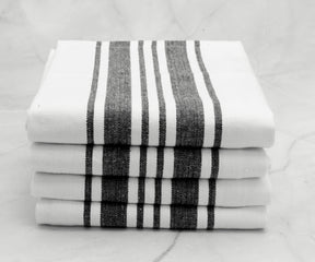 Cotton hand towels that are soft and absorbent.